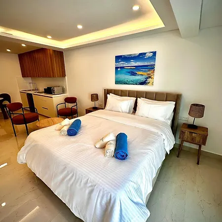 アパートホテル Santa Barbara Sea Front And