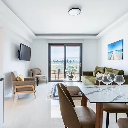 アパートホテル Santa Barbara Sea Front And Polis