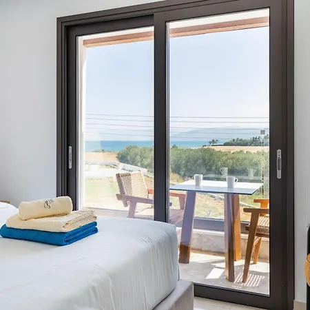 アパートホテル Santa Barbara Sea Front And