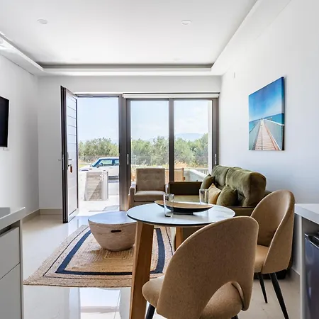 アパートホテル Santa Barbara Sea Front And Polis