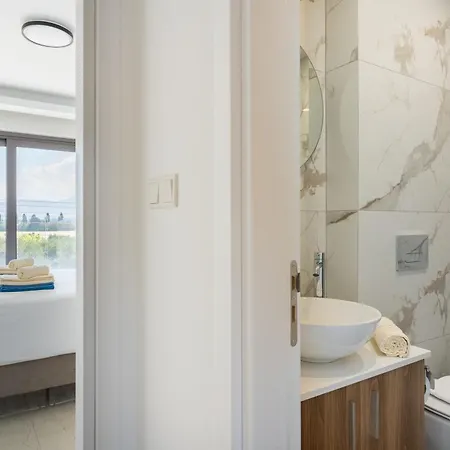 Appart hôtel Santa Barbara Sea Front And Polis